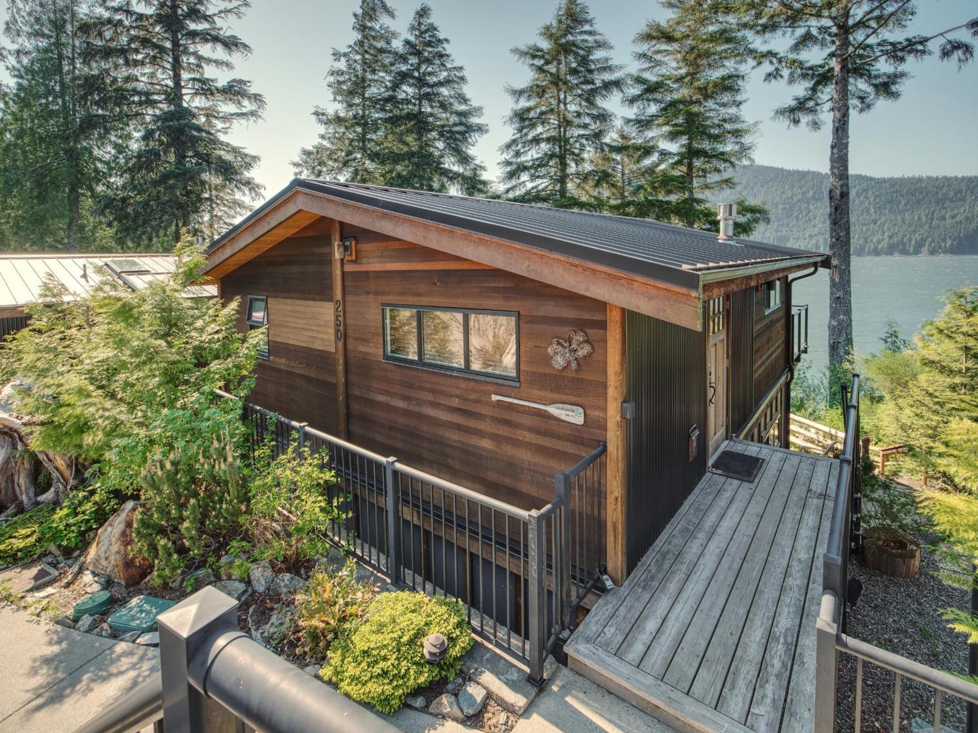 Handsome Dan'S Vacation Cottage Rentals Port Renfrew Exteriör bild